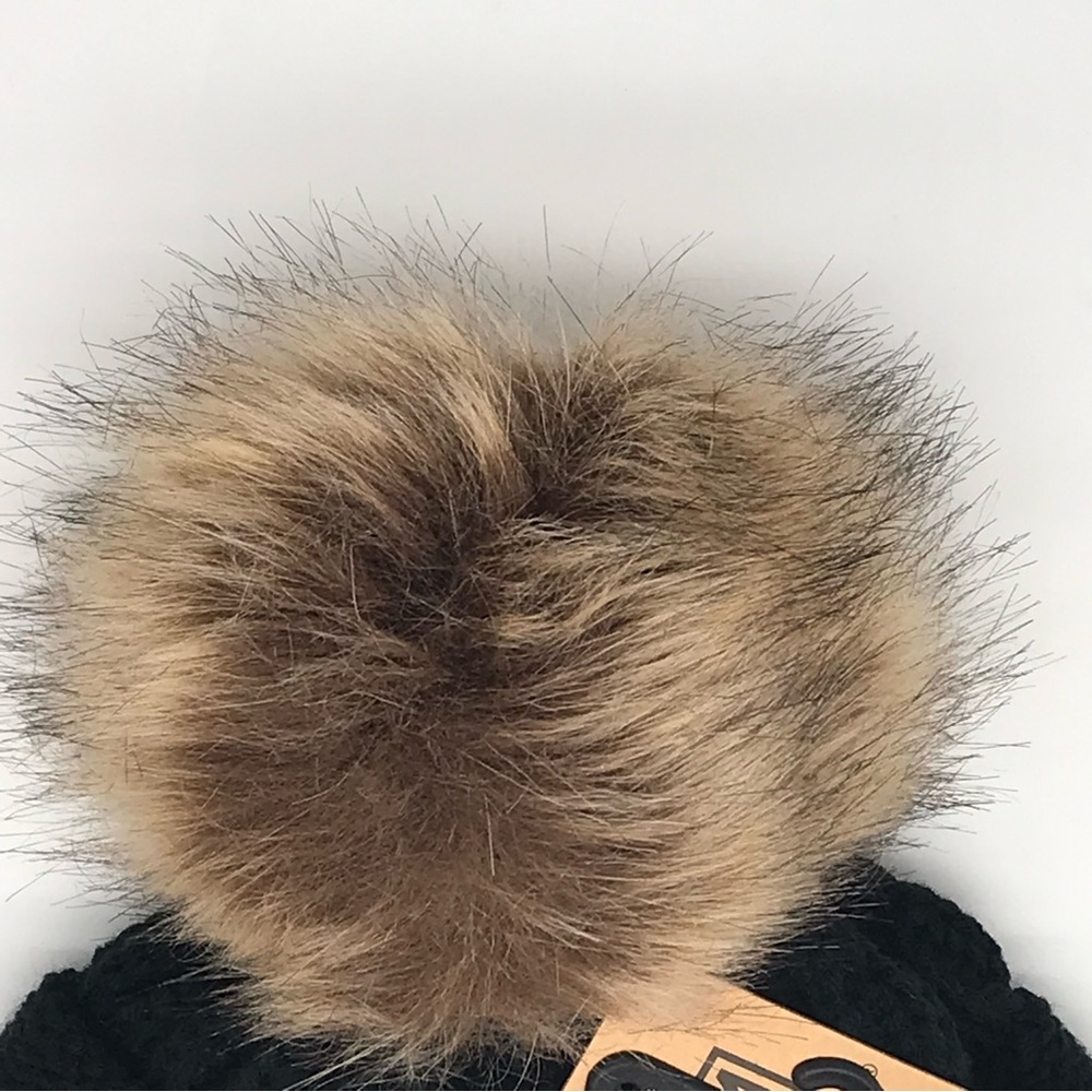 Mirmaru Knit Hat Faux Fur PomPom NWT  Black & Brown PomPom - Picture 2 of 10